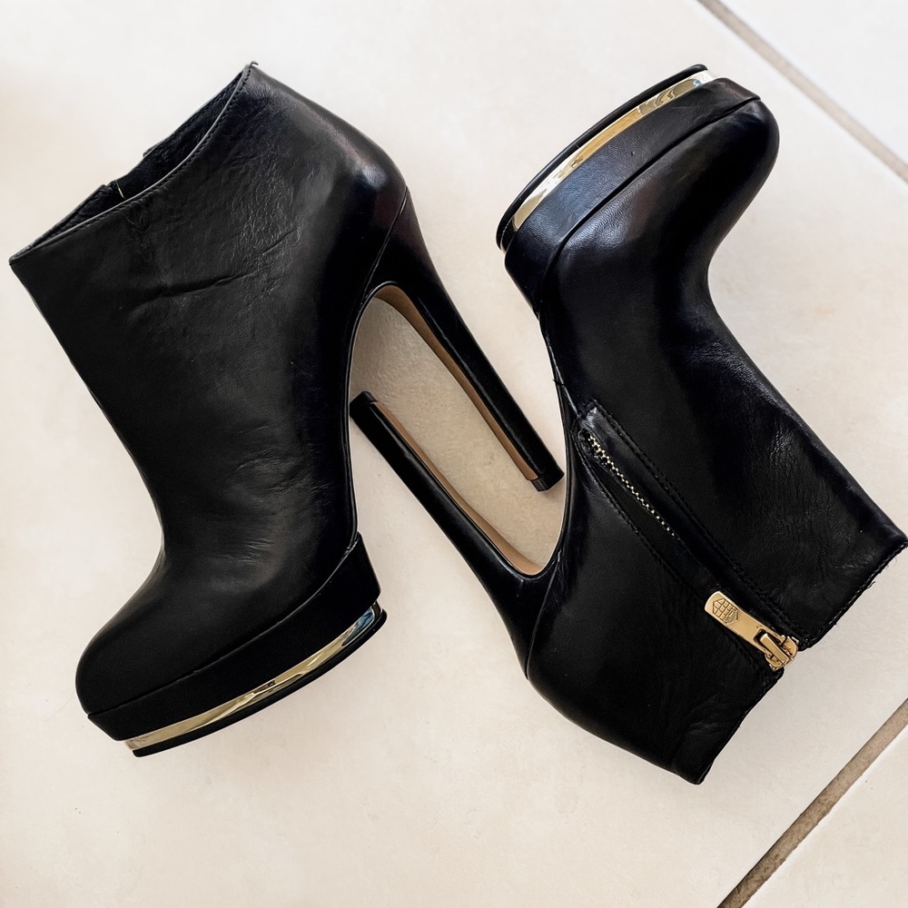 Vince Camuto ‘Dira’ Black Leather Ankle Boots